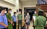 Văn Thị Thùy Tiên (1987, trú tại Thừa Thiên Huế), Giám đốc Công ty TNHH Dịch vụ Du lịch One Top Việt Nam và Giám đốc Công ty TNHH Dịch thuật Mai Vàng bị Cơ quan an ninh điều tra Công an TP. Đà Nẵng khởi tố về hành vi “Tổ chức cho người khác nhập cảnh trái phép”.