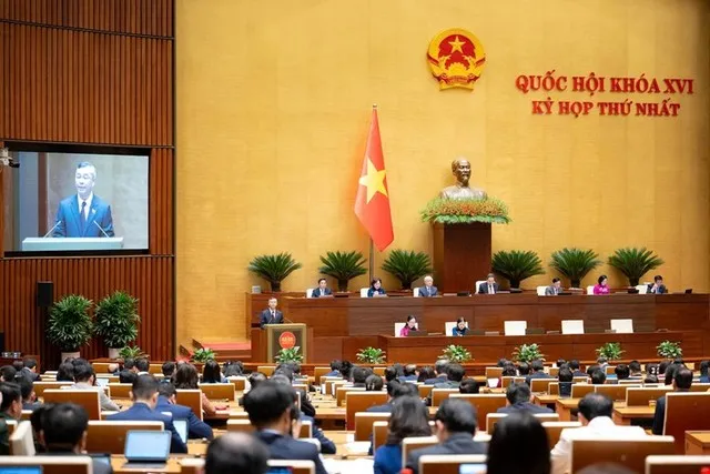Bộ trưởng Bộ Tài chính Ngô Văn Tuấn trình bày Báo cáo giải trình, tiếp thu, chỉnh lý dự thảo Nghị quyết.