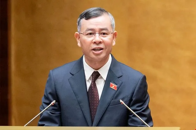 Bộ trưởng Bộ Tài chính Ngô Văn Tuấn trình bày Báo cáo giải trình, tiếp thu, chỉnh lý dự thảo Nghị quyết.