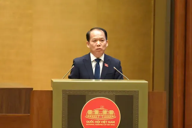 Bộ trưởng Bộ Tư pháp Hoàng Thanh Tùng phát biểu giải trình cuối phiên thảo luận
