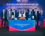Đại diện AIA và FPT tại buổi lễ ký kết biên bản ghi nhớ hợp tác