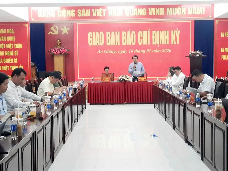 Quang cảnh buổi họp báo