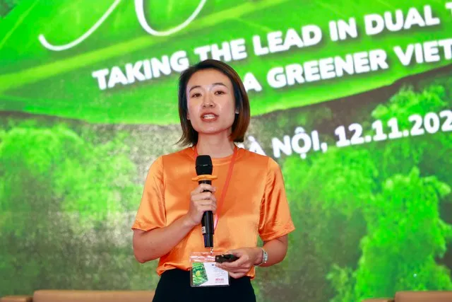 Bà Lê Minh Trang, Phó Giám Đốc bộ phận Nghiên cứu Bán lẻ, Công ty TNHH NielsenIQ Việt Nam (NIQ) phát biểu tại Hội thảo (Ảnh: Chí Cường)
