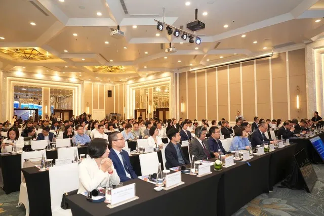 Toàn cảnh diễn đàn