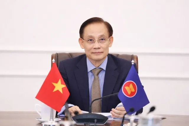 Đồng chí Lê Hoài Trung, Ủy viên Bộ Chính trị, Bộ trưởng Bộ Ngoại giao Việt Nam tham dự hội nghị.
