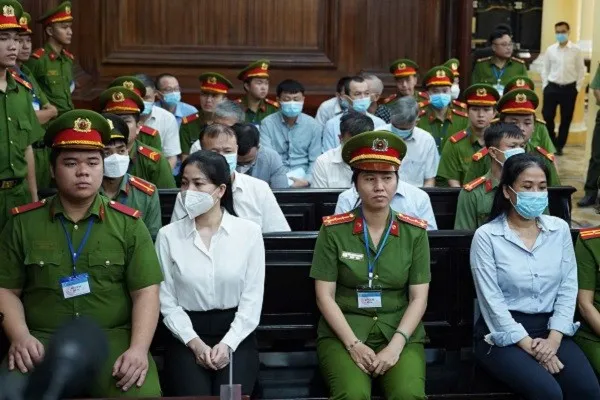 Các bị cáo tại toà.