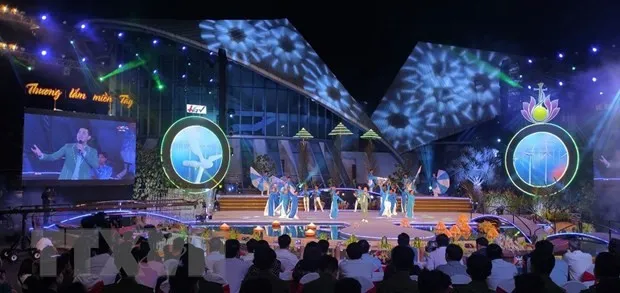 Một chương trình nghệ thuật tổ chức tại Nhà hát Cao Văn Lầu (Ảnh minh họa: TTXVN).