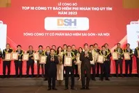 Ông Nguyễn Văn Trưởng - Tổng giám đốc Bảo hiểm BSH đại diện nhận giải thưởng (Ảnh: BTC)