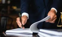 Số lượng hợp đồng bảo hiểm liên kết chung được ký kết ngày một nhiều, nhưng tranh chấp cũng gia tăng