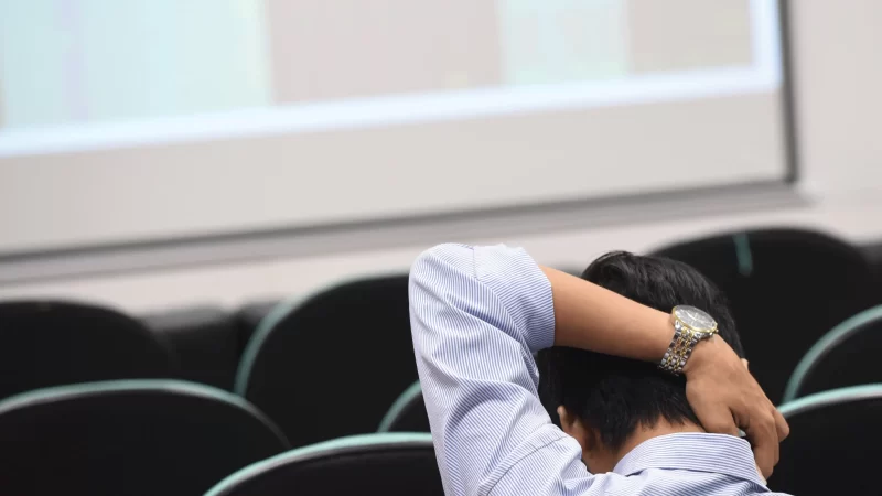Bất chấp cảnh báo, cuộc đua phát hành trái phiếu lại bắt đầu