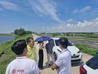 Nhà đầu tư đi săn đất vùng ven. Ảnh: Dũng Minh.