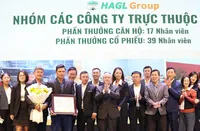 Bầu Đức thưởng 800 triệu đồng cho một nhân viên trồng chuối, khuyến khích người lao động cống hiến đạt mục tiêu tăng trưởng tham vọng