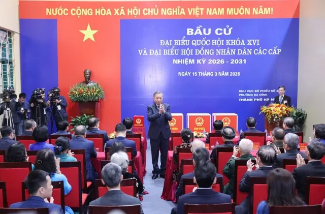 Tổng Bí thư Tô Lâm dự lễ khai mạc Ngày bầu cử tại Khu vực bỏ phiếu số 2 phường Ba Đình, TP. Hà Nội. Ảnh: VGP/Nhật Bắc