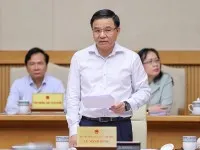 Bộ trưởng Bộ Công Thương Lê Mạnh Hùng: Chúng ta đã bảo đảm nguồn cung xăng dầu và điện, không để xảy ra gián đoạn - Ảnh: VGP
