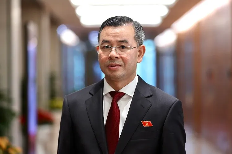 Ông Ngô Văn Tuấn, Ủy viên Ban Chấp hành Trung ương Đảng, Bộ Trưởng Bộ Tài chính kiêm giữ chức Chủ tịch Hội đồng quản lý bảo hiểm xã hội.