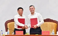 Phó thủ tướng Nguyễn Văn Thắng bàn giao nhiệm vụ quản lý Bộ Tài chính cho tân Bộ trưởng Bộ Tài chính Ngô Văn Tuấn chiều 8/4 (Ảnh: BTC)