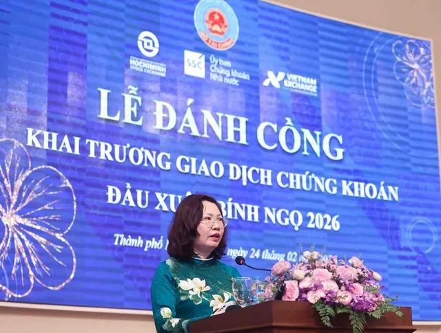 Bà Vũ Thị Chân Phương - Chủ tịch UBCK phát biểu tại buổi lễ. Ảnh: Lê Toàn