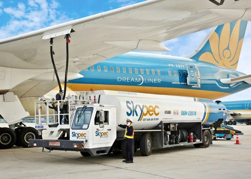 Cần sớm có giải pháp cấp bách để hỗ trợ hoạt động khai thác hàng không trước diễn biến bất lợi từ giá nhiên liệu Jet A-1.