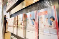 Kênh bán bảo hiểm qua ngân hàng thời gian gần đây liên tục dính lùm xùm. Ảnh: Dũng Minh