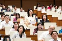 Đại biểu Trần Thị Vân tham gia thảo luận.