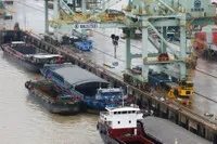 Căng thẳng thương mại làm trầm trọng thêm tình trạng dư cung thép tại Trung Quốc