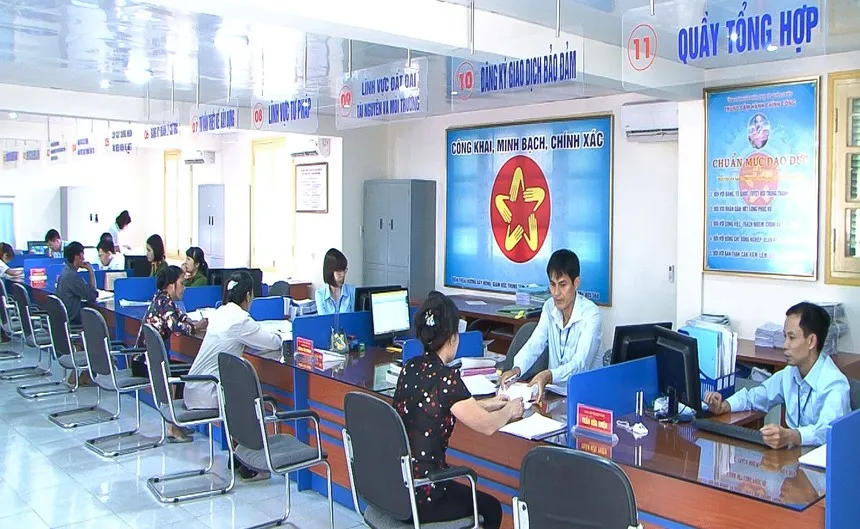 Chính phủ vừa ban hành 8 Nghị quyết về cắt giảm, phân cấp, đơn giản hóa thủ tục hành chính và điều kiện kinh doanh thuộc quản lý của các Bộ, ngành.