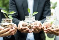 Hai nguyên tắc quan trọng với nhà đầu tư hiện nay là đa dạng hóa danh mục để giảm thiểu rủi ro và ưu tiên tính thanh khoản