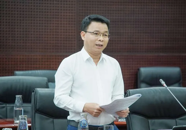 Giám đốc Ban Quản lý các dự án đầu tư cơ sở hạ tầng ưu tiên Đà Nẵng Lê Thành Hưng báo cáo tại buổi làm việc.