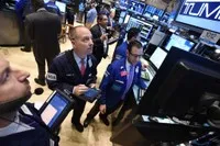 Chủ tịch Fed gián tiếp thúc đẩy giới đầu tư bán ra