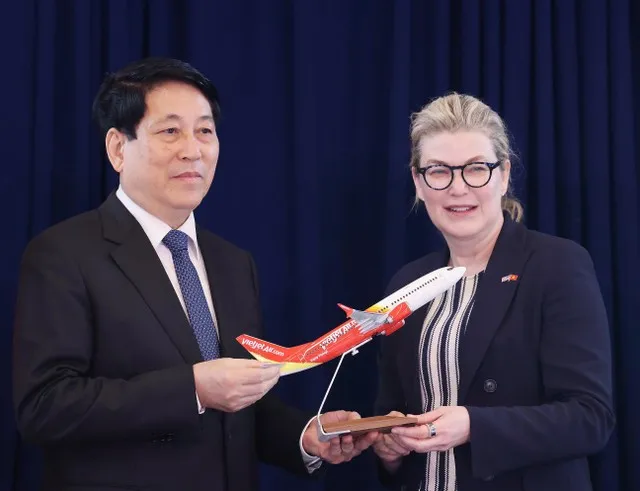 Chủ tịch nước Lương Cường tham dự lễ ký kết bàn giao máy bay giữa Boeing và Vietjet