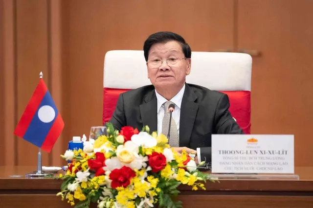 Tổng Bí thư Ban Chấp hành Trung ương Đảng Nhân dân cách mạng (NDCM) Lào, Chủ tịch nước Lào Thongloun Sisoulith.