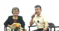Ông Nguyễn Tâm Thịnh, Chủ tịch Trung Nam Group trao đổi với các nhà đầu tư chiều 26/10 tại Hà Nội.
