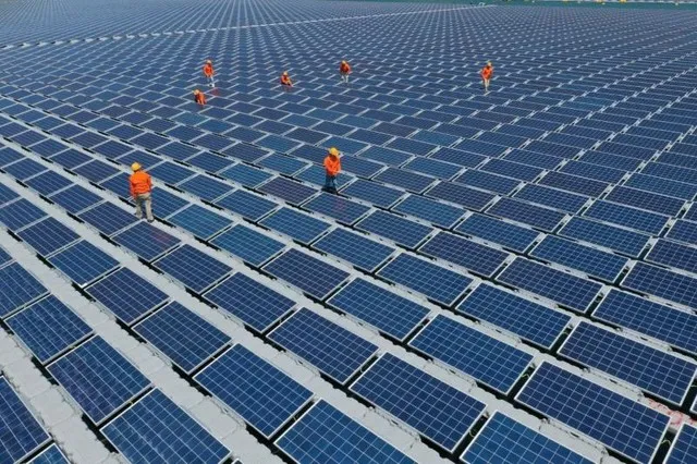 Doanh nghiệp kiến nghị Chính phủ và các bộ, ngành sớm ban hành các Hợp đồng Mua bán điện (PPA) theo chuẩn quốc tế, làm rõ các cơ chế về sản lượng cam kết tối thiểu (Qc), bảo lãnh ngoại tệ và cơ chế giải quyết tranh chấp quốc tế...