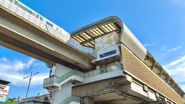 Khu “Cao Xà Lá” nằm giữa hai nhà ga đường sắt là ga Thượng Đình và ga Vành đai 3.