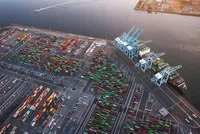 Chuỗi cung ứng toàn cầu tiếp tục chọn Việt Nam