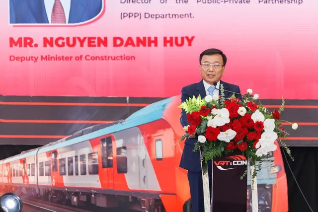 Thứ trưởng Nguyễn Danh Huy phát biểu tại sự kiện “Triển lãm &amp; Hội nghị Quốc tế về Công nghệ đường sắt hiện đại và Chuỗi cung ứng xây dựng hạ tầng” - VRT &amp; CONS 2025.