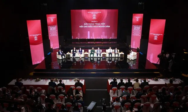 Nhiều câu hỏi từ người dân đã được gửi đến hội nghị. Nhiều câu hỏi từ người dân đã được gửi đến hội nghị.