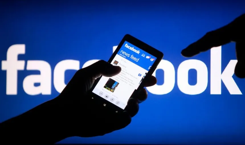 Cổ phiếu Facebook bùng nổ, Phố Wall bay cao
