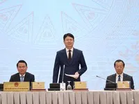 Thứ trưởng Bộ Tư Pháp Nguyễn Thanh Tịnh trả lời câu hỏi của phóng viên về tháo gỡ "điểm nghẽn" thể chế tại họp báo Chính phủ tối 4/5