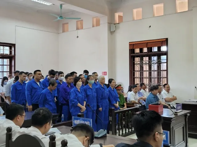 Có 33 bị cáo bị đưa ra xét xử sơ thẩm, trong đó 13 bị cáo có đơn kháng cáo.