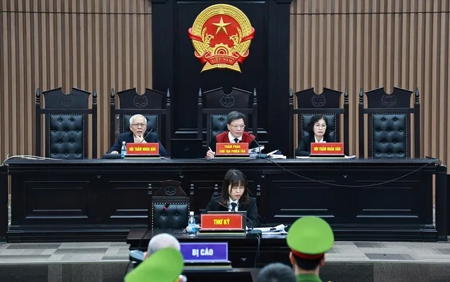 Hội đồng xét xử vụ án liên quan các vi phạm đấu thầu của Công ty AIC tại VNCERT.
