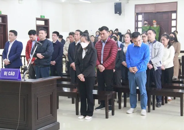 Các bị cáo trong phiên phúc thẩm vụ án "chuyến bay giải cứu".