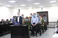 Các bị cáo tại toà.