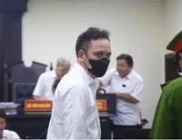 Cựu Vụ trưởng Nguyễn Sỹ Tá bị tuyên án chung thân về hành vi lừa đảo, chiếm đoạt 80 tỷ đồng.