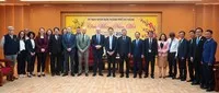 Đoàn Cao ủy Liên minh Châu Âu (EU) do ông Julien Guerrier, Đại sứ, Trưởng phái đoàn EU tại Việt Nam làm Trưởng đoàn chụp hình lưu niệm với lãnh đạo UBND TP.Đà Nẵng. Ảnh: Phương Thuận