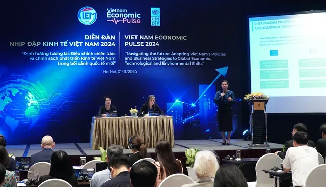 Bà Phạm Thị Ngọc Thủy, Giám đốc Ban Nghiên cứu phát triển kinh tế tư nhân (Ban IV) chia sẻ tại Diễn đàn “Nhịp đập kinh tế Việt Nam 2024”