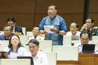 Đại biểu Thạch Phước Bình phát biểu tại hội trường - Ảnh: NY .