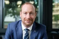 Ông David Jackson.