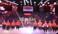 Ban Lãnh đạo Cấp cao Dai-ichi Life Việt Nam chào mừng 15 năm thành lập công ty.