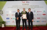 Ông Seigo Fujimaru – Phó tổng giám đốc điều hành kiêm Phó tổng giám đốc Hành chính Tổng hợp Dai-ichi Life Việt Nam nhận giải “Top 2 Công ty bảo hiểm nhân thọ uy tín năm 2022”